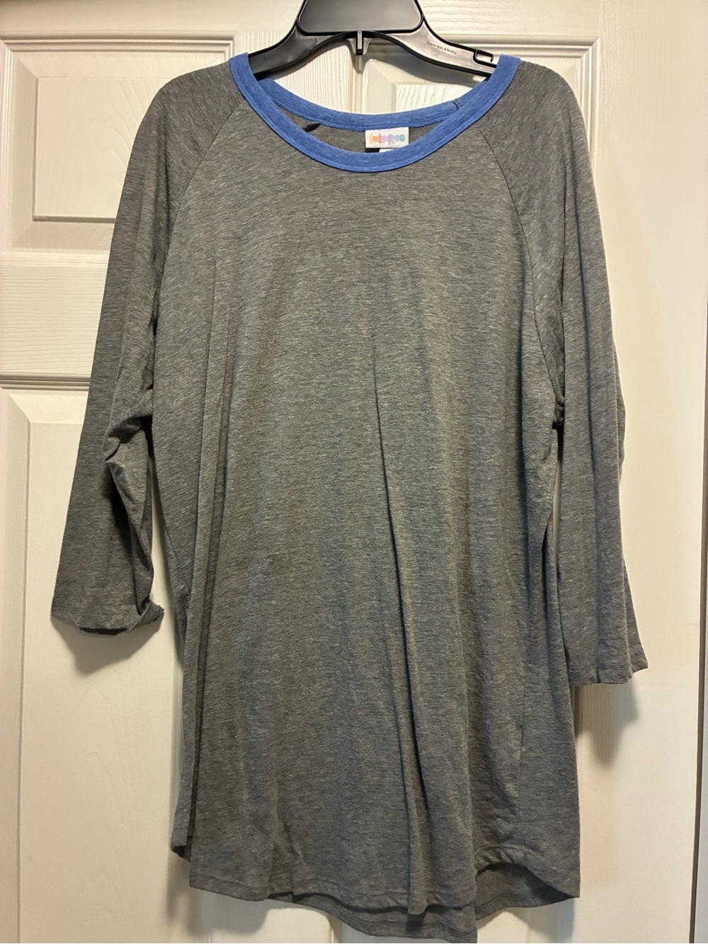 LuLaRoe Grey Randy Tee with Blue Neck Trim Size Large